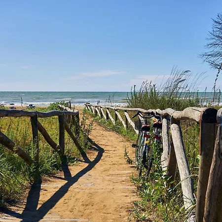 Appartamento Modern Seaside With Pool Bibione