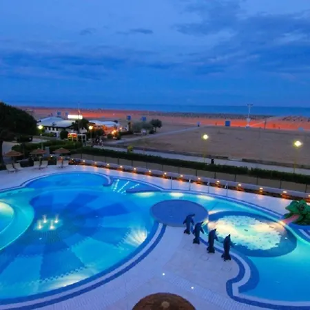 Modern Seaside With Pool Bibione